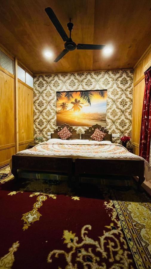 House Boat Hardy Palace Srīnagar 外观 照片