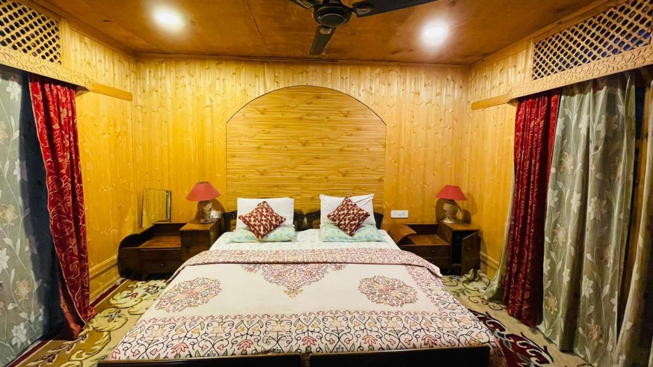 House Boat Hardy Palace Srīnagar 外观 照片