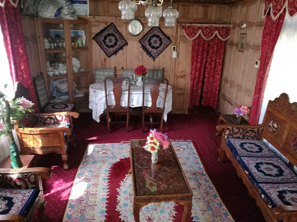 House Boat Hardy Palace Srīnagar 外观 照片