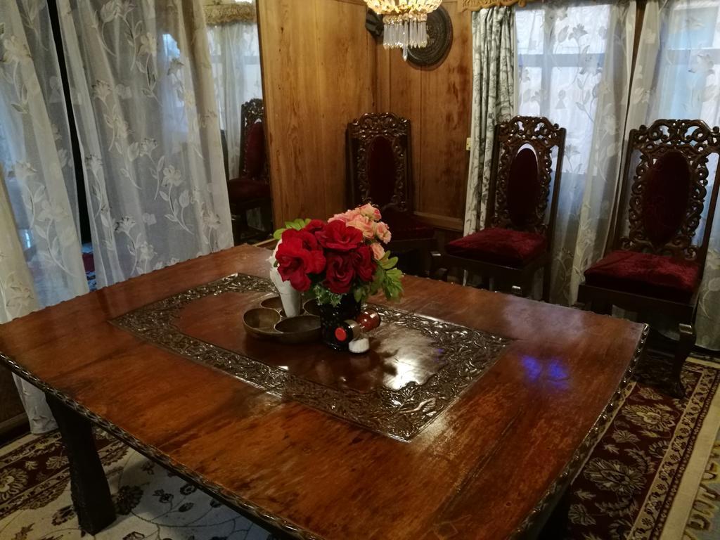 House Boat Hardy Palace Srīnagar 外观 照片