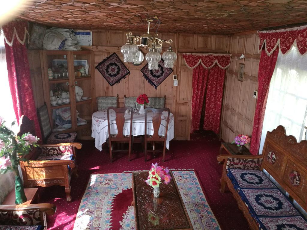 House Boat Hardy Palace Srīnagar 外观 照片