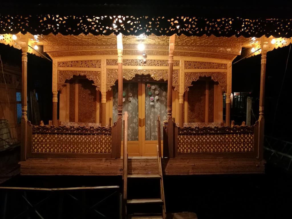 House Boat Hardy Palace Srīnagar 外观 照片