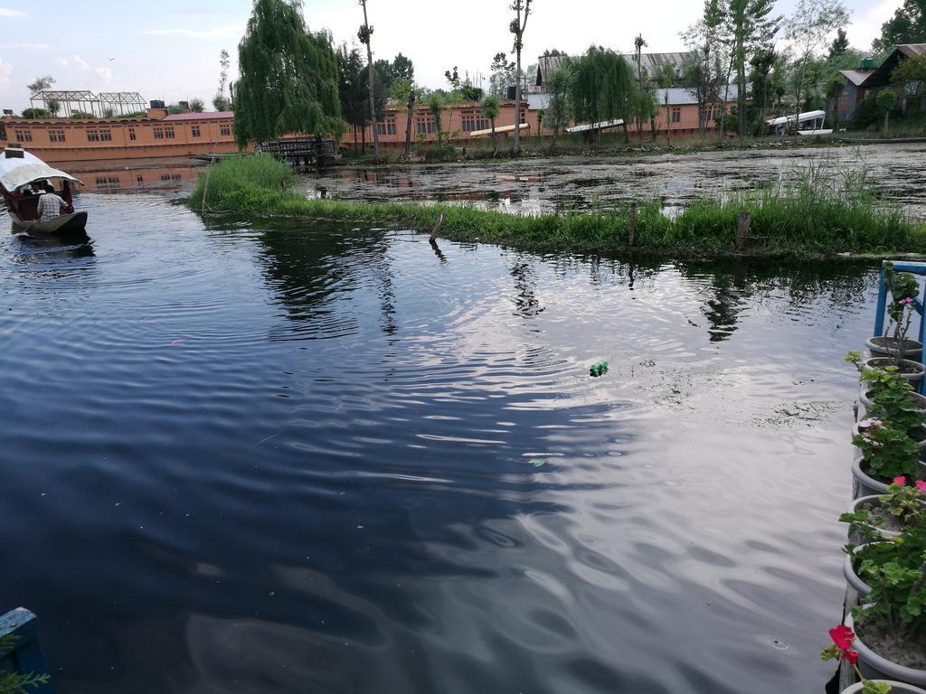 House Boat Hardy Palace Srīnagar 外观 照片