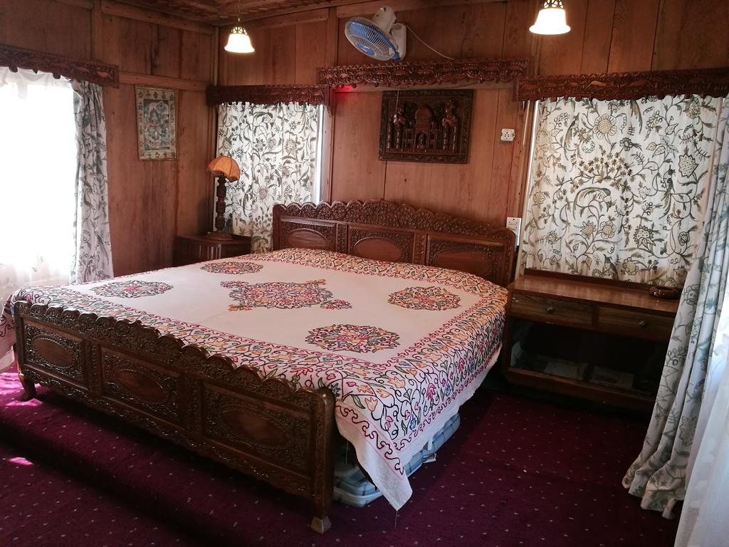 House Boat Hardy Palace Srīnagar 外观 照片