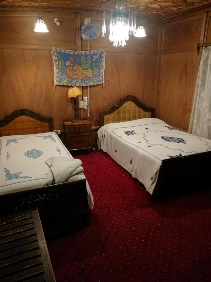 House Boat Hardy Palace Srīnagar 外观 照片