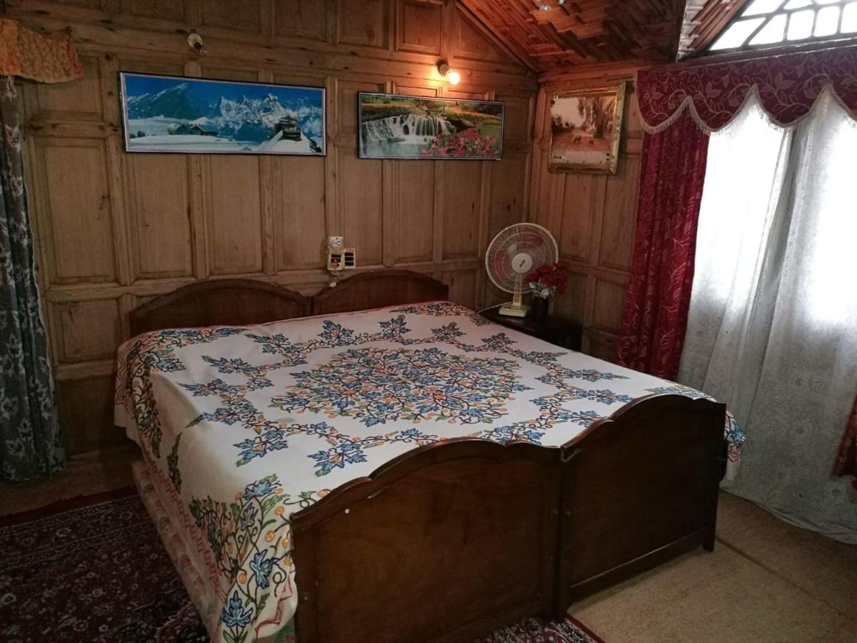 House Boat Hardy Palace Srīnagar 外观 照片